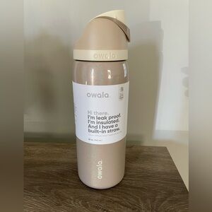 Owala special edition, holiday magic stainless steel 32 ounce. Brand New!